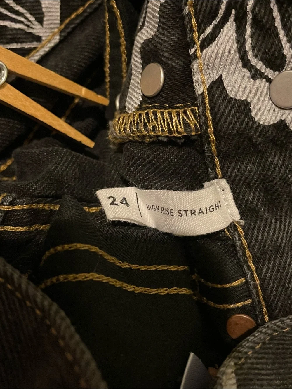 PACSUN butterfly cropped jeans-size 24 like new - Picture 9 of 9